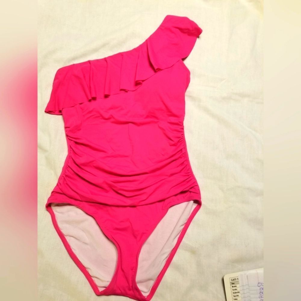 NWT DESIGNER ELEGANT ONE SHOULDER  CLASSY SEXY ONE PIECE SIZE 6 SWIM SUI…